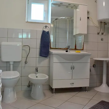 Irma Apartment *